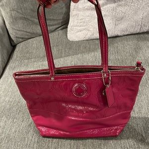 Coach shoulder bag- EUC